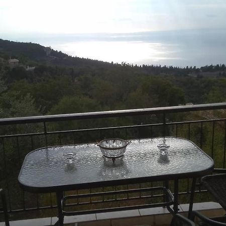 Traditional House With View Drymon Exterior photo