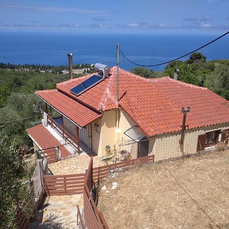 Traditional House With View Drymon Exterior photo